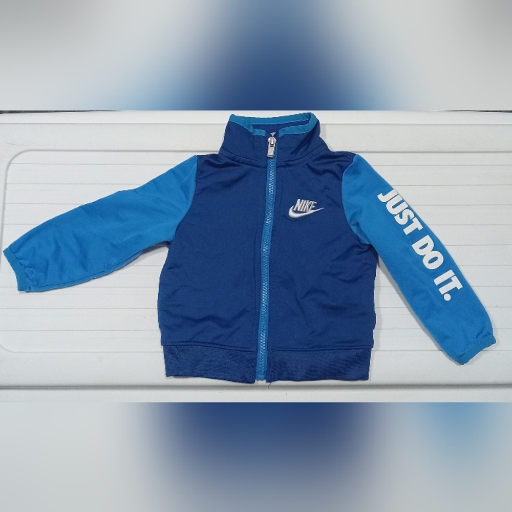 Nike sweater